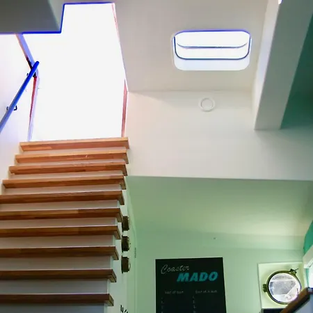 Úszó hotel Sailor Coaster Mado