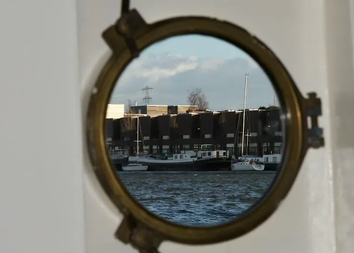 Sailor Coaster Mado Botel Amesterdão